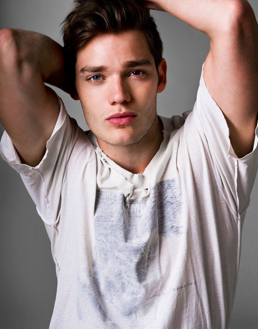 Dominic Sherwood: pic #915495