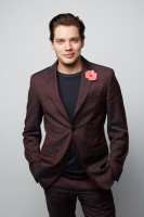 Dominic Sherwood photo #