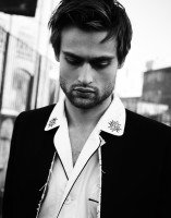 Douglas Booth photo #