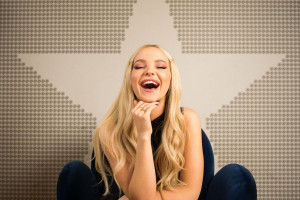 Dove Cameron photo #