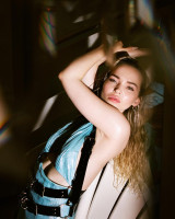 Dove Cameron photo #