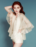 Eleanor Tomlinson photo #