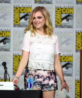 Eliza Taylor photo #