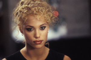 Elizabeth Berkley pic #1134064