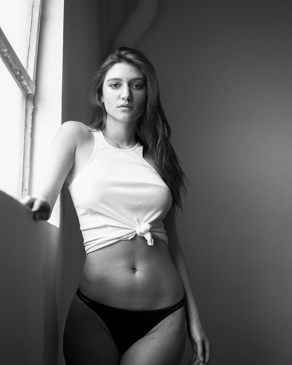 Elizabeth Elam: pic #1056002