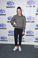 Elizabeth Henstridge photo #