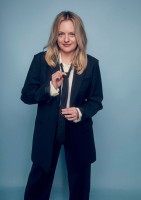 Elizabeth Moss photo #