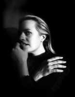 Elizabeth Moss photo #