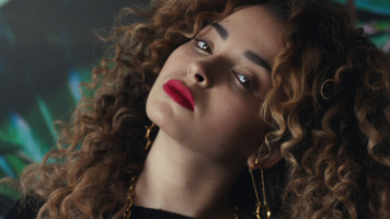 Ella Eyre photo #