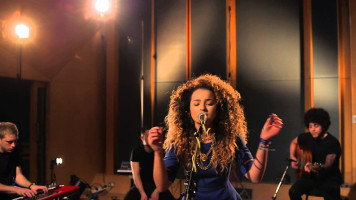 Ella Eyre photo #