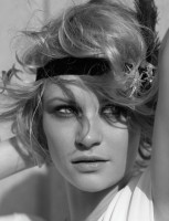 Emilie De Ravin photo #