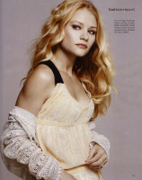 Emilie De Ravin photo #