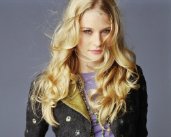 Emilie De Ravin photo #