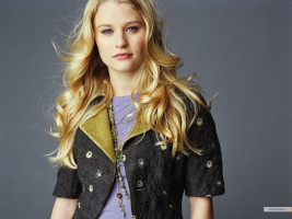 Emilie De Ravin photo #