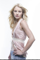 Emilie De Ravin photo #