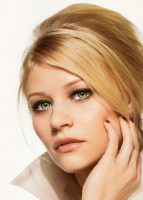 Emilie De Ravin photo #