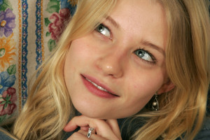 Emilie De Ravin photo #