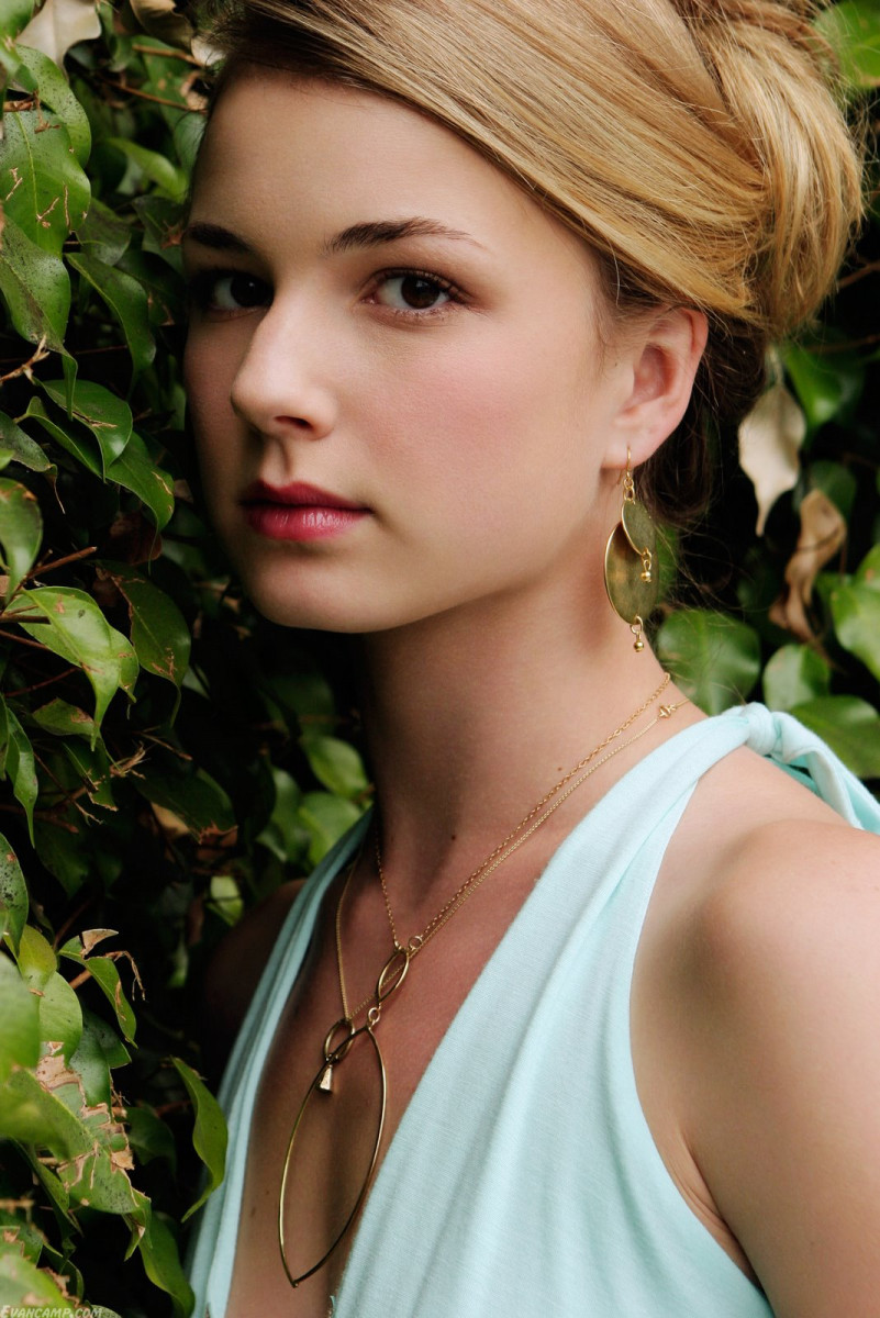 Emily van Camp: pic #439826