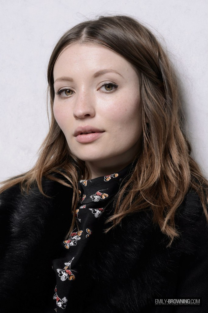 Emily Browning: pic #679602