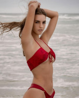 Emily Feld photo #