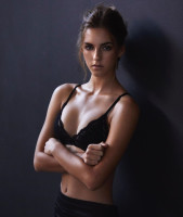 Emily Feld photo #