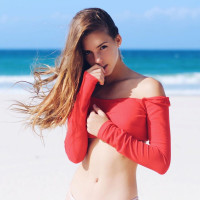 Emily Feld photo #