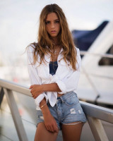 Emily Feld photo #