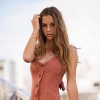 Emily Feld photo #