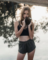 Emily Feld photo #