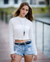 Emily Feld photo #