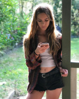 Emily Feld photo #