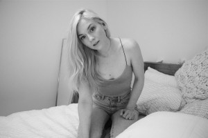 Emily Kinney photo #