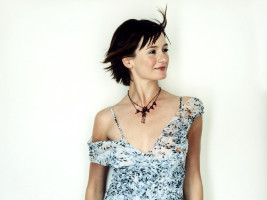 Emily Mortimer photo #