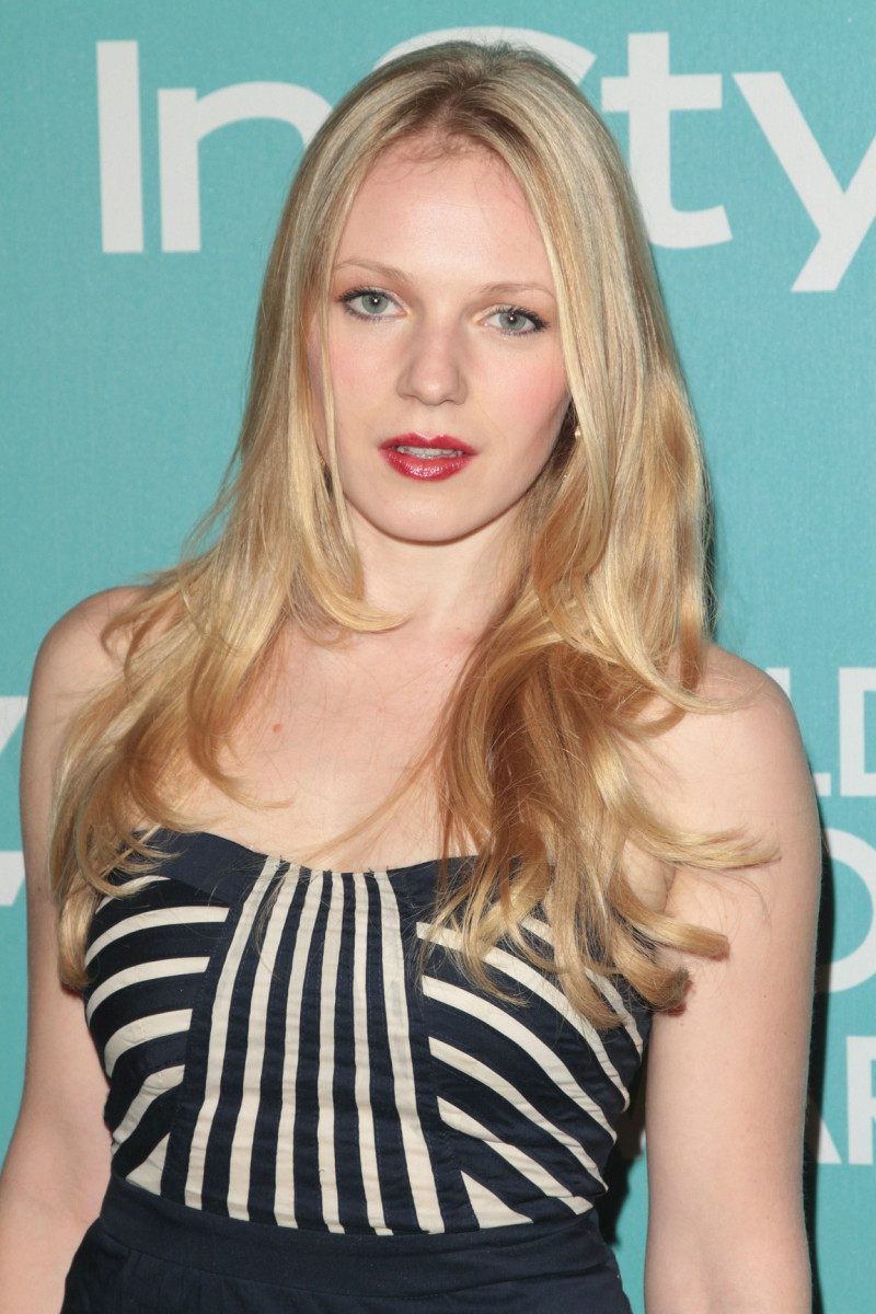 Emma Bell: pic #641424