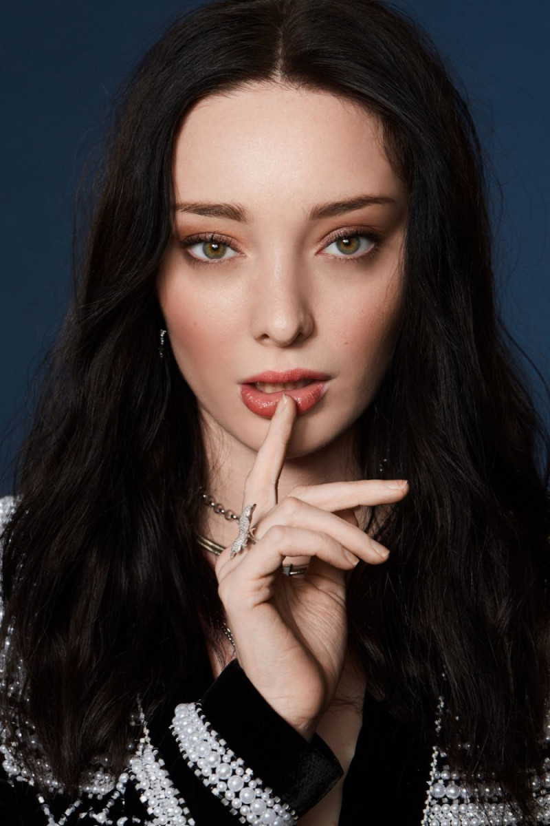 Emma Dumont: pic #1190150