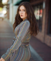 Emma Kenney photo #