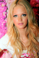 Erin Heatherton photo #