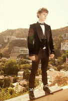 Evan Peters photo #