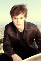 Evan Peters photo #