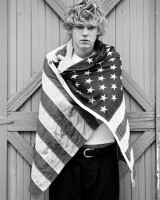 Evan Peters photo #