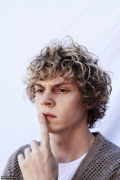 Evan Peters photo #