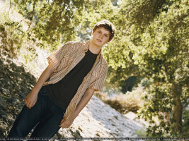 Evan Peters photo #