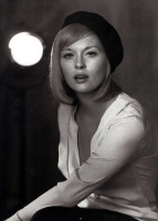 Faye Dunaway photo #