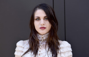 Frances Bean Cobain photo #