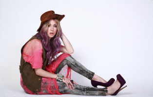 Gillian Zinser photo #