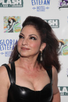 Gloria Estefan pic #797490