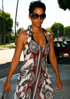 photo 26 in Halle Berry gallery [id176587] 2009-08-20