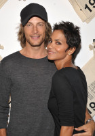 photo 6 in Halle Berry gallery [id186958] 2009-10-05