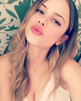 Halston Sage photo #