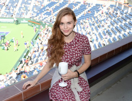 photo 18 in Holland Roden gallery [id766929] 2015-04-01